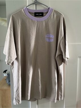 NEW Homme Femme Taupe T-Shirt with Lavender Trim